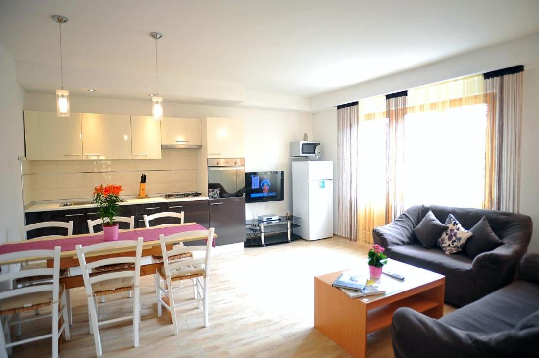Apartmani Anita Medulin Exteriör bild